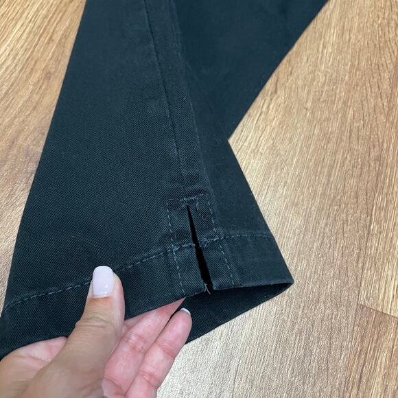 Levis Classic Slim Fit Stretch Dark Black Cropped Mom Jeans Size 8 Misses - Picture 5 of 9